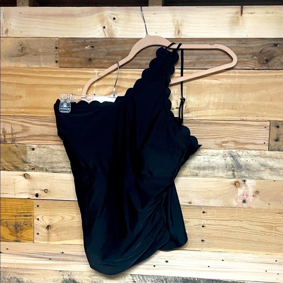 Size XL Black One-Shoulder Scalloped Tankini Top with Adjustable Strap - Picture 1 of 6